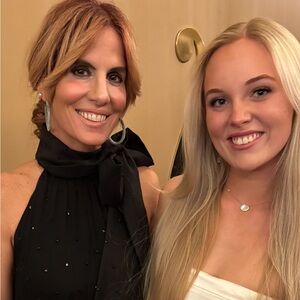 Meet your Poshers, Jo and Kat